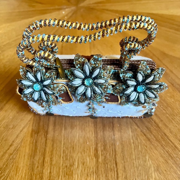 Mary Frances “She Loves Me” beaded purse - Picture 2 of 7